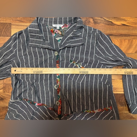 John Mark Button Down Shirt L Gray Striped Floral Trim Artsy Boho Top - Picture 7 of 7